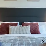 Apartamento Mountain Views, Pool & Rooftop, Cozy 2br For 6