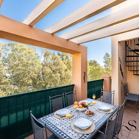 Mountain Views, Pool & Rooftop, Cozy 2br For 6 Apartment Fuengirola