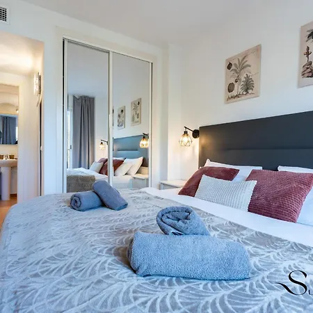 Mountain Views, Pool & Rooftop, Cozy 2br For 6