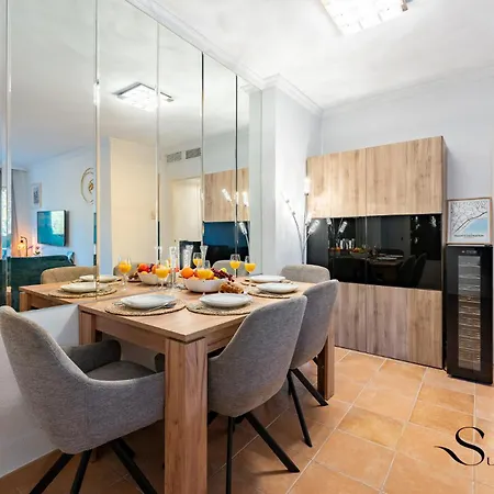 Mountain Views, Pool & Rooftop, Cozy 2br For 6