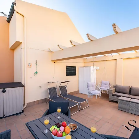 Apartment Mountain Views, Pool & Rooftop, Cozy 2br For 6