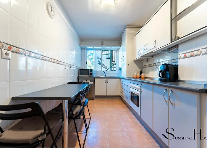 Apartment Mountain Views, Pool & Rooftop, Cozy 2br For 6 *