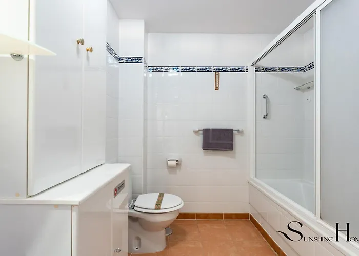 Mountain Views, Pool & Rooftop, Cozy 2br For 6 Apartment Fuengirola