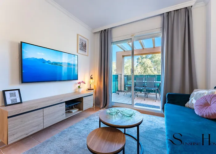Mountain Views, Pool & Rooftop, Cozy 2br For 6 Apartment Fuengirola