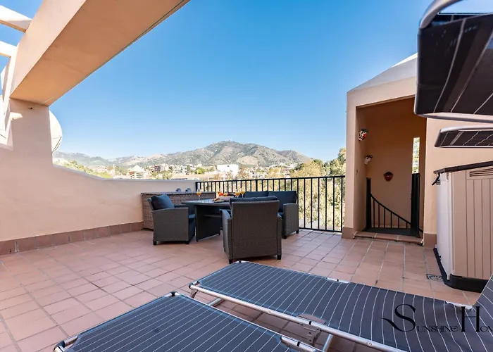 Mountain Views, Pool & Rooftop, Cozy 2br For 6 * Fuengirola