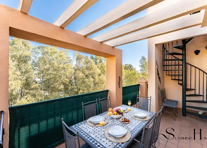 Mountain Views, Pool & Rooftop, Cozy 2br For 6 Apartment Fuengirola