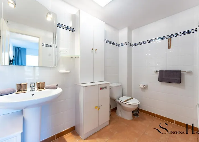 Mountain Views, Pool & Rooftop, Cozy 2br For 6 Apartment *