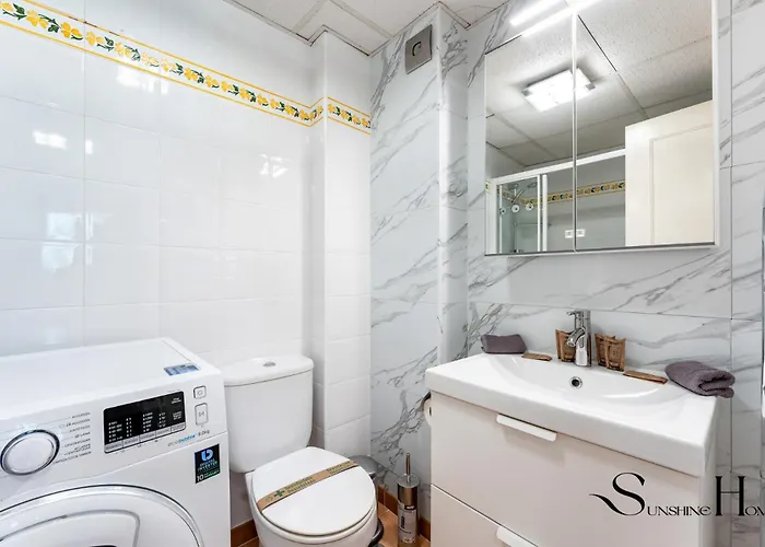 Apartment Mountain Views, Pool & Rooftop, Cozy 2br For 6 *