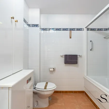 Mountain Views, Pool & Rooftop, Cozy 2br For 6 Apartment Fuengirola