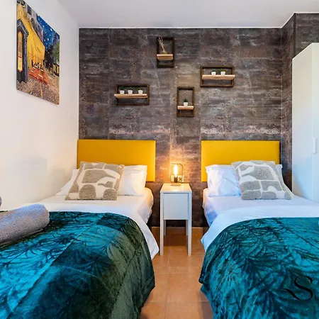 Apartment Mountain Views, Pool & Rooftop, Cozy 2br For 6 Fuengirola